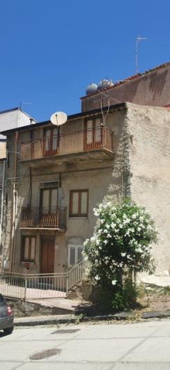 Image No.2-3 Bed Townhouse for sale