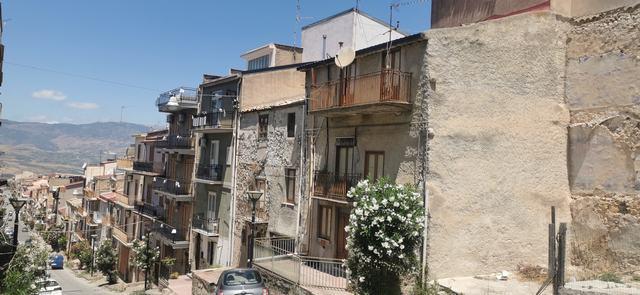 Image No.4-3 Bed Townhouse for sale