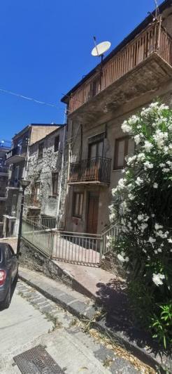 Image No.5-3 Bed Townhouse for sale