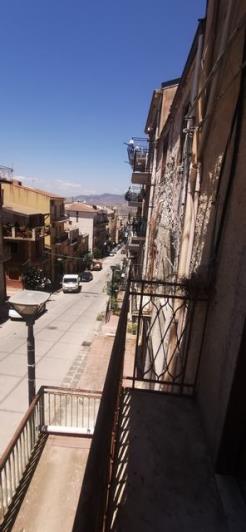 Image No.20-3 Bed Townhouse for sale