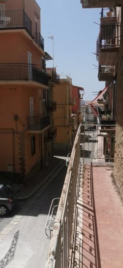 Image No.14-3 Bed Townhouse for sale