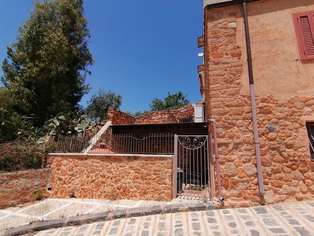 Image No.10-2 Bed House/Villa for sale