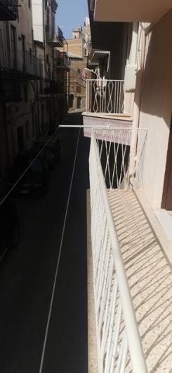 Image No.25-3 Bed Townhouse for sale