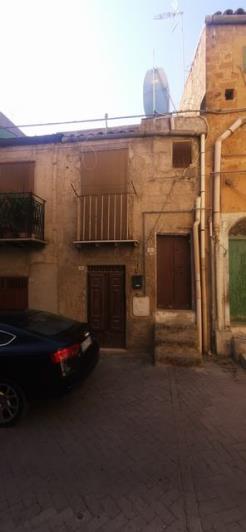 Image No.10-1 Bed Townhouse for sale