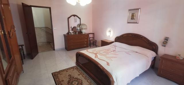 Image No.12-2 Bed Townhouse for sale