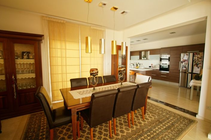 Image No.3-Villa de 6 chambres à vendre à Tsada