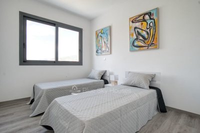 Penthouse For Sale  in  Parekklisia