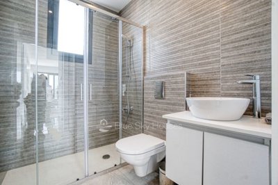 Penthouse For Sale  in  Parekklisia