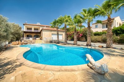 Detached Villa For Sale  in  Agios Tychonas