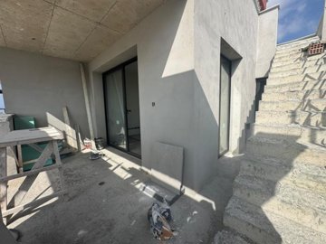 Penthouse For Sale  in  Ypsonas