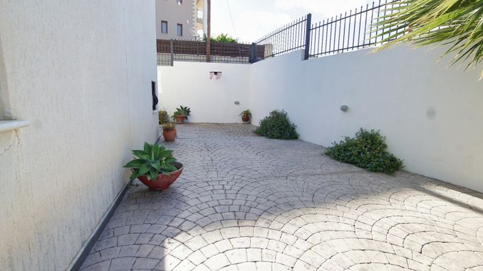 Image No.5-4 Bed Villa for sale