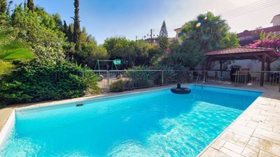 Detached Villa For Sale  in  Parekklisia