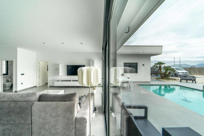 Image No.12-4 Bed Villa for sale