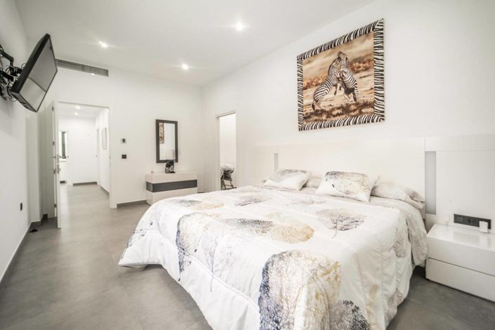 Image No.22-4 Bed Villa for sale