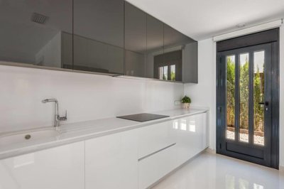 apcvmrciewl8sklmfn64a