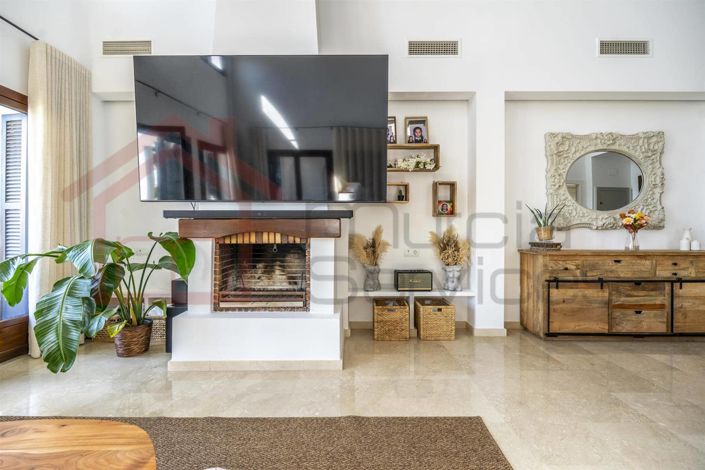 Image No.14-3 Bed Villa for sale