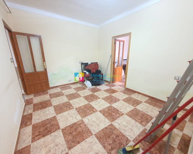 Image No.13-3 Bed Townhouse for sale