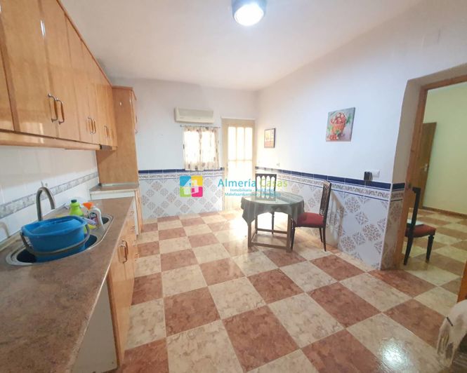 Image No.17-3 Bed Townhouse for sale