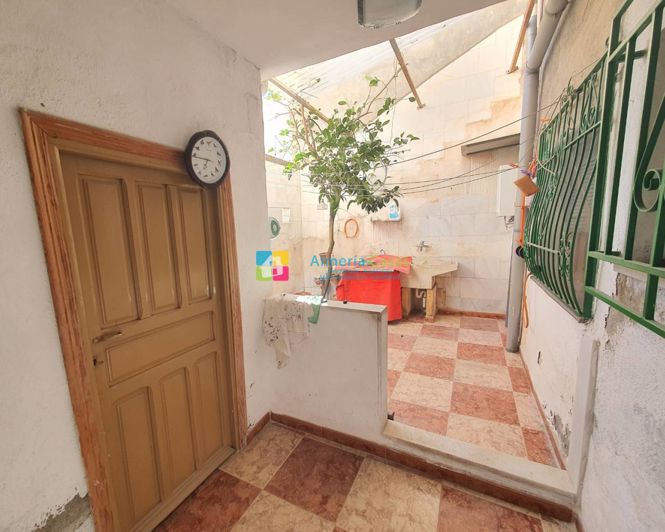 Image No.20-3 Bed Townhouse for sale