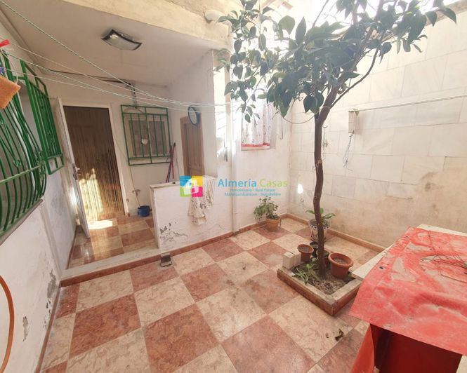 Image No.21-3 Bed Townhouse for sale