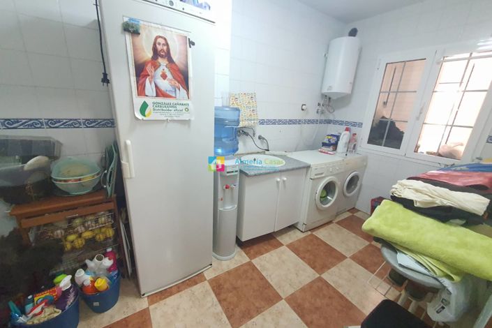 Image No.12-3 Bed Townhouse for sale