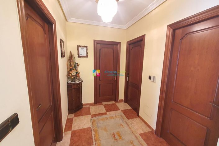 Image No.20-3 Bed Townhouse for sale