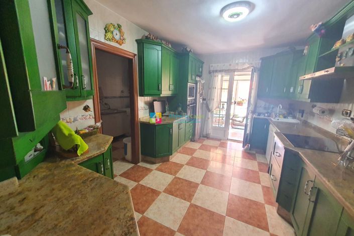 Image No.9-3 Bed Townhouse for sale