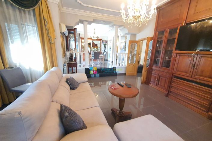 Image No.10-Villa de 4 chambres à vendre à Huercal-Overa