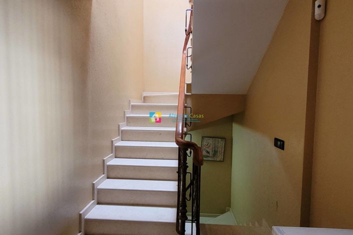 Image No.9-4 Bed Villa for sale