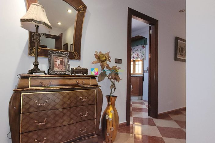 Image No.10-5 Bed Townhouse for sale