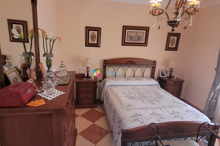 Image No.29-5 Bed Townhouse for sale