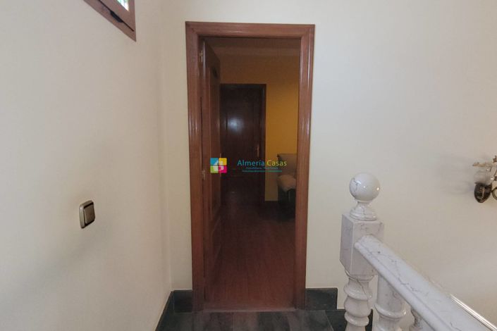 Image No.35-5 Bed Townhouse for sale