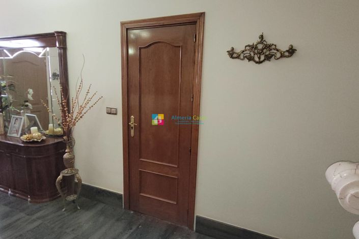 Image No.4-5 Bed Townhouse for sale