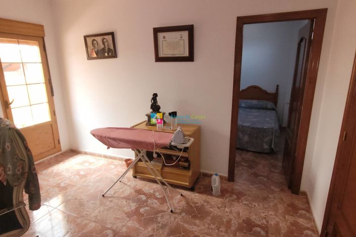 Image No.44-5 Bed Townhouse for sale