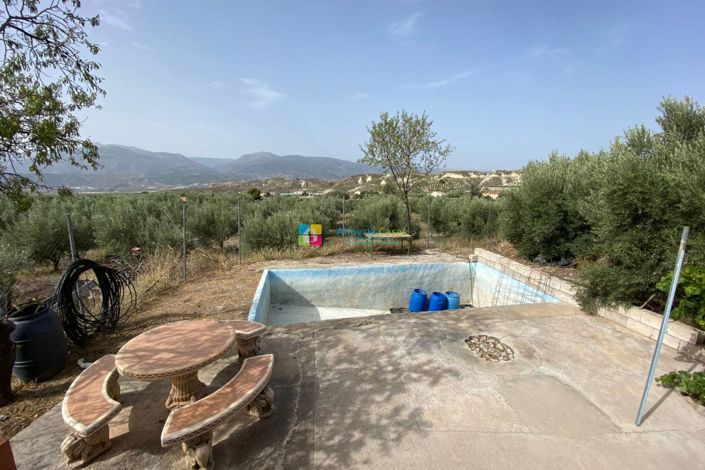 Image No.2-Maison de campagne de 4 chambres à vendre à Lúcar