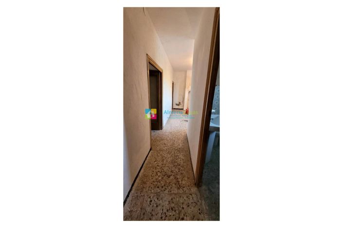 Image No.13-7 Bed Townhouse for sale