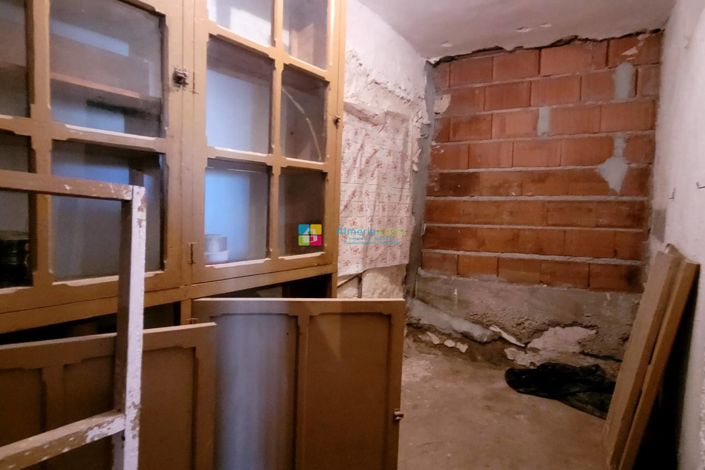 Image No.19-7 Bed Townhouse for sale