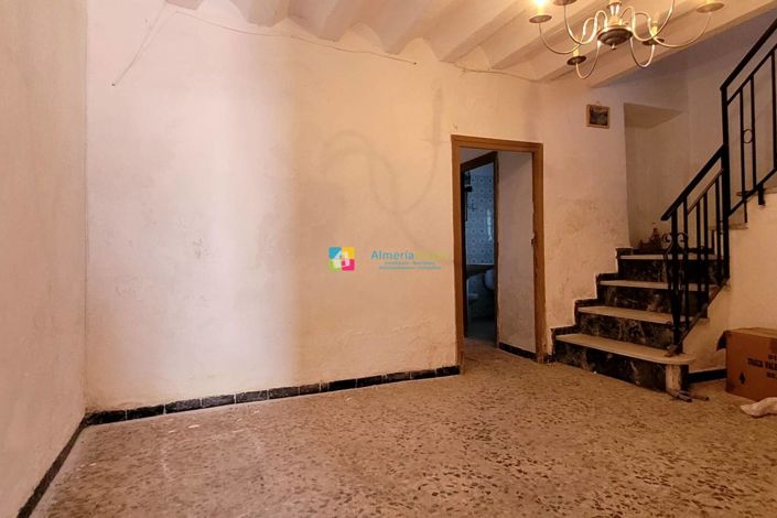 Image No.23-7 Bed Townhouse for sale