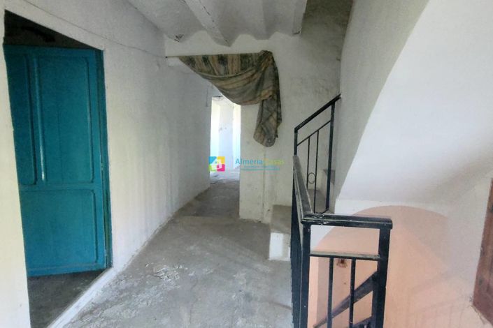 Image No.27-7 Bed Townhouse for sale