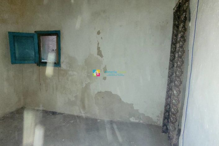 Image No.35-7 Bed Townhouse for sale