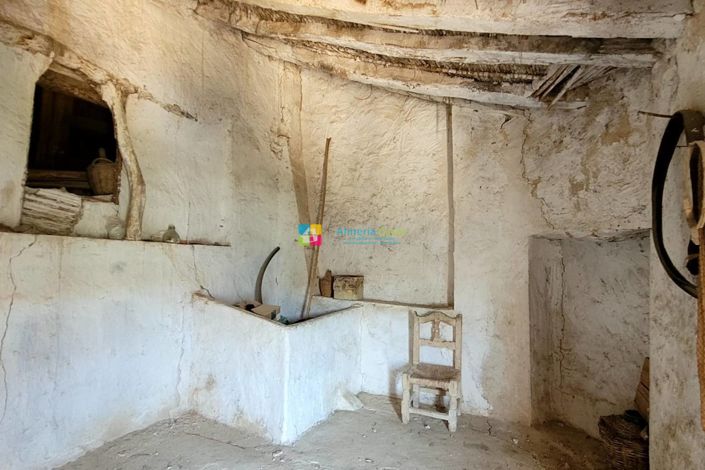 Image No.39-7 Bed Townhouse for sale