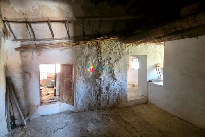 Image No.40-7 Bed Townhouse for sale