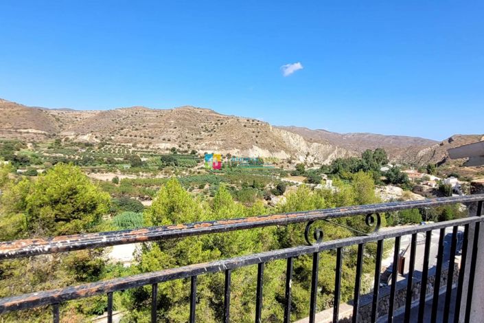 Image No.50-7 Bed Townhouse for sale