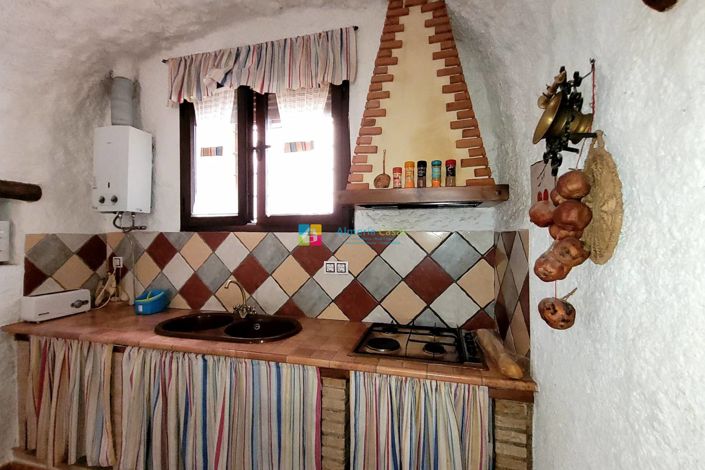 Image No.13-4 Bed House for sale