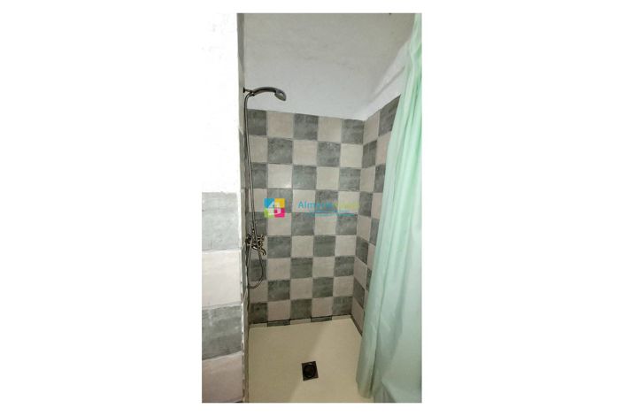 Image No.18-4 Bed House for sale