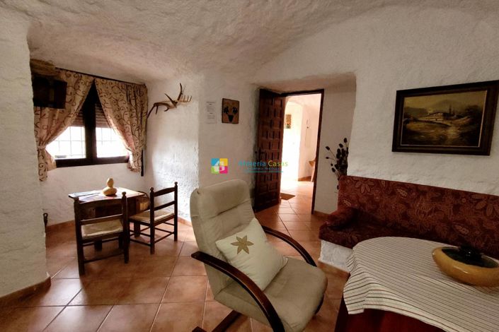 Image No.24-4 Bed House for sale