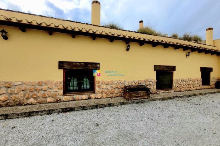 Image No.41-4 Bed House for sale