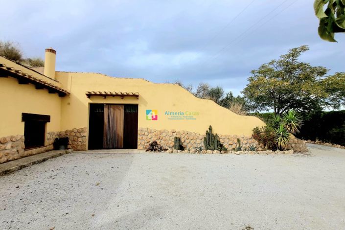 Image No.42-4 Bed House for sale