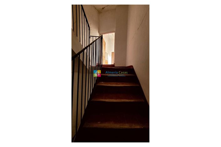 Image No.20-9 Bed Townhouse for sale