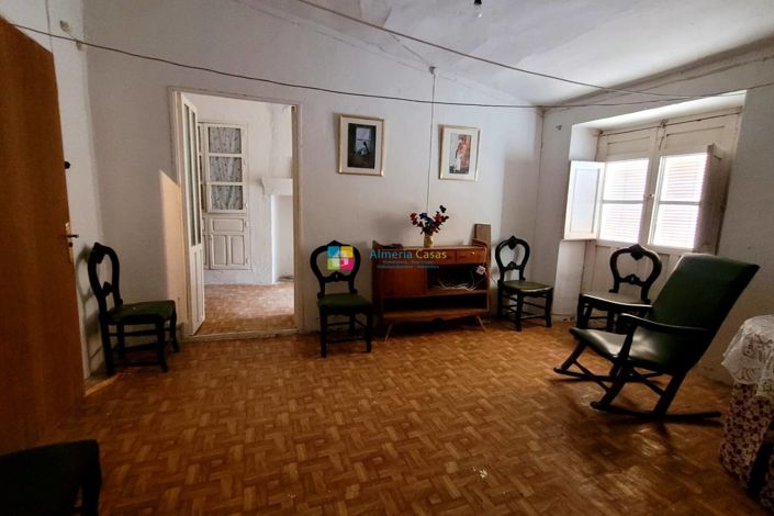 Image No.23-9 Bed Townhouse for sale